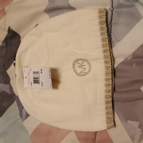 NWT Michael Kors Cream and Gold Beanie Hat - Picture 2 of 4